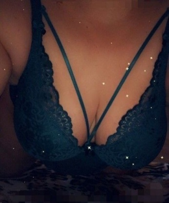 Опытная и страстная брюнетка с безупречной фигурой приглашает провести время в компании истинной жрицы любви. Гарантирую яркие и незабываемые моменты! 3115, 42 года